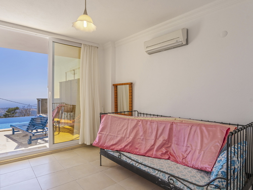  gece  -  Kasım
  | Kalkan Üzümlü'de Deniz Manzaralı 8 Kişilik Muhafazakar Villa